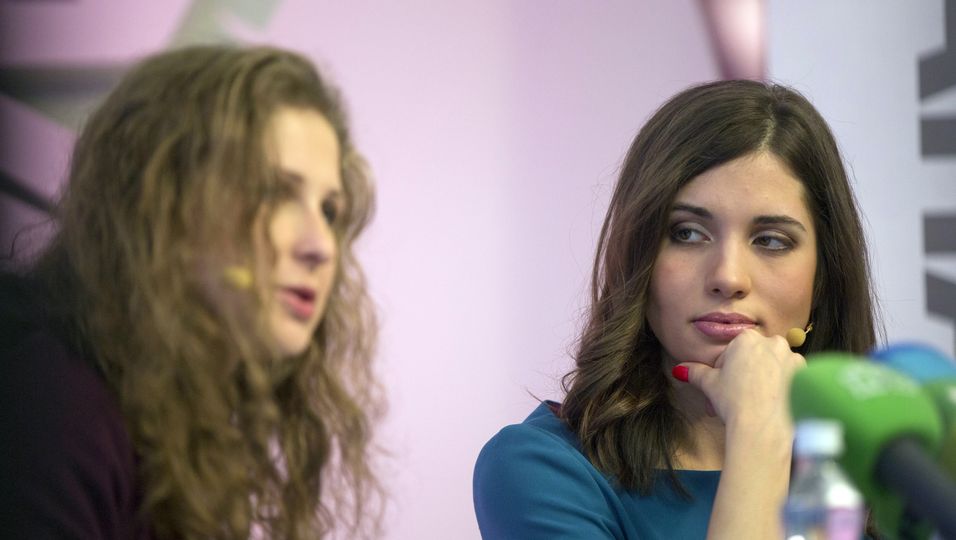 Pussy Riot Wollen Sich F R H Ftlinge Einsetzen Bunte De