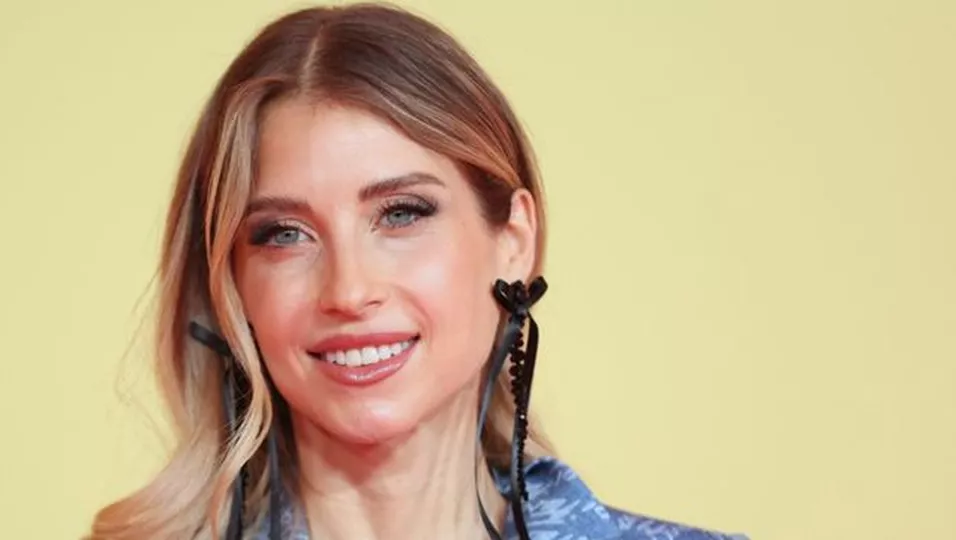 Cathy Hummels Tollt Im Bikini Durch Den Schnee Bunte De