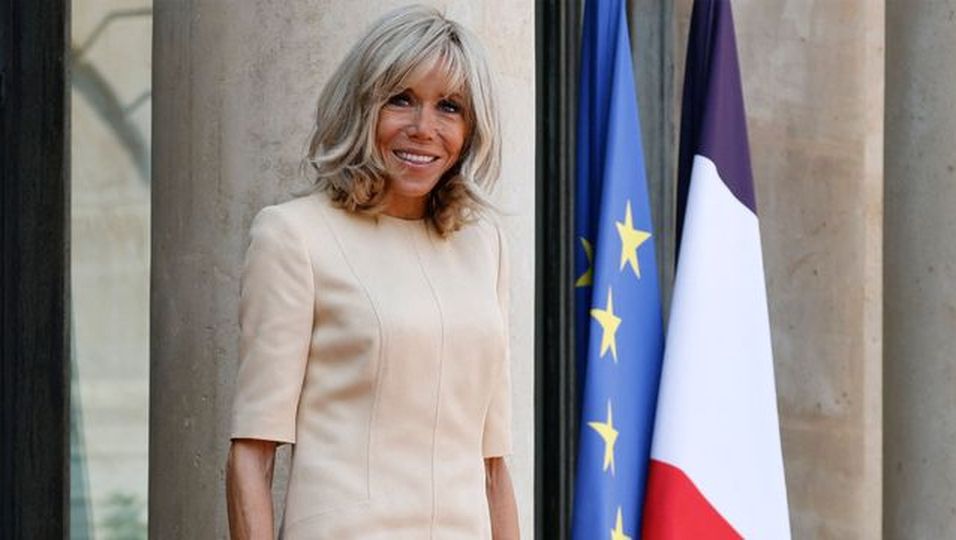 Brigitte Macron Weniger Ist Mehr Sie Begeistert Im Schlichten Nude