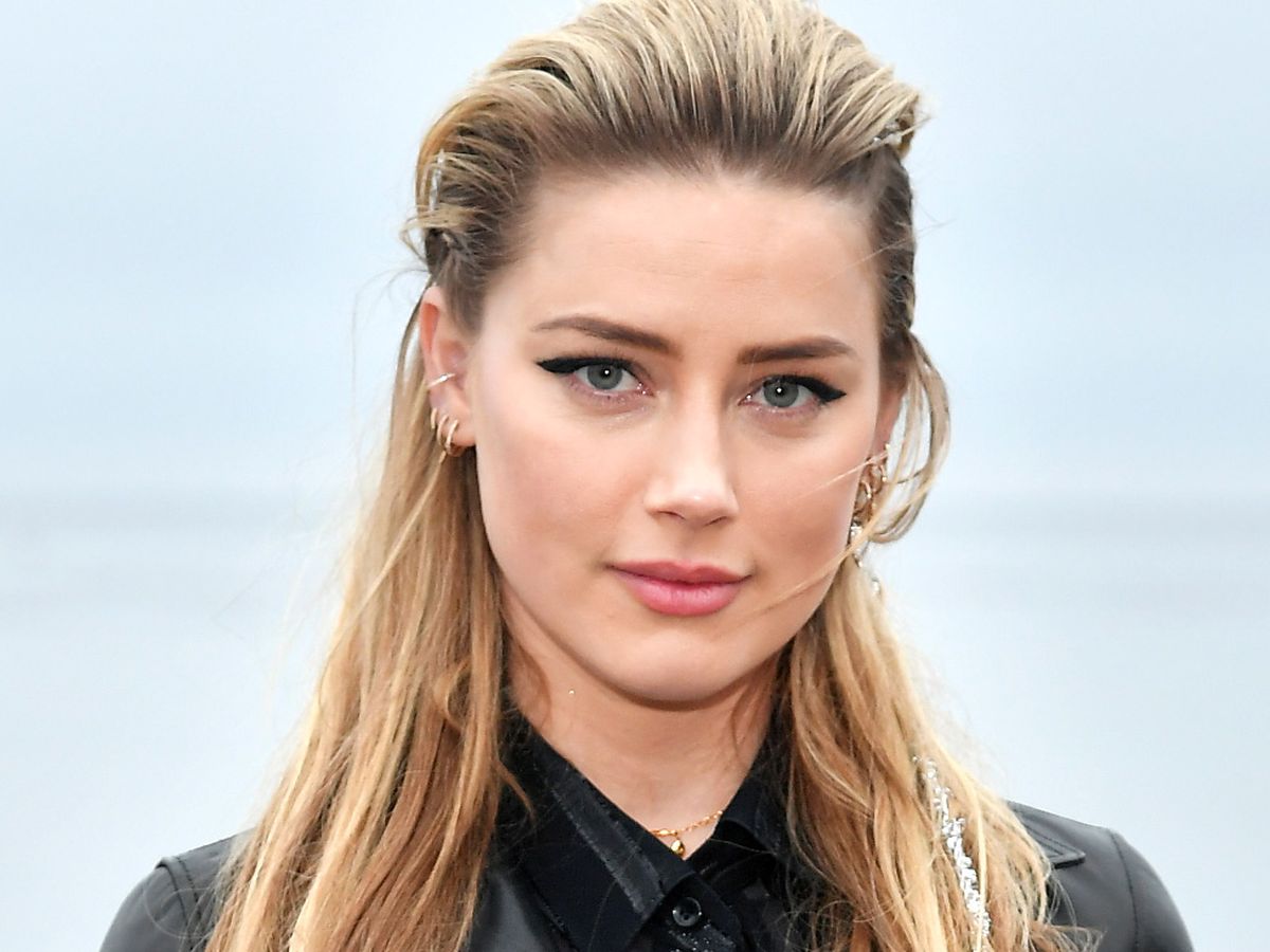 Amber Heard Nach Baby Uberraschung Teilt Sie Erstmals Ein Video Mit Tochterchen Oonagh Bunte De