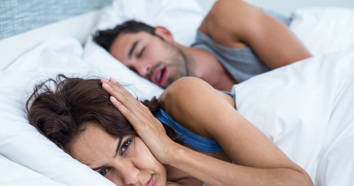 Schnarchender Partner? Mit einem einfachen Trick lässt sich Schnarchen abtrainieren