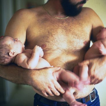 Kurioser Zufall: Mann wird Vater und Großvater an einem Tag