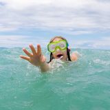 Mutige Nichtschwimmerin: 8-jähriges Mädchen rettet Jungen vor dem Ertrinken