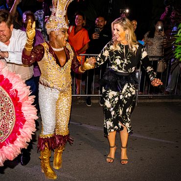 Máxima der Niederlande: Königin des Hüftschwungs – hier tanzt sie mit ihrem Willem durch Aruba 
