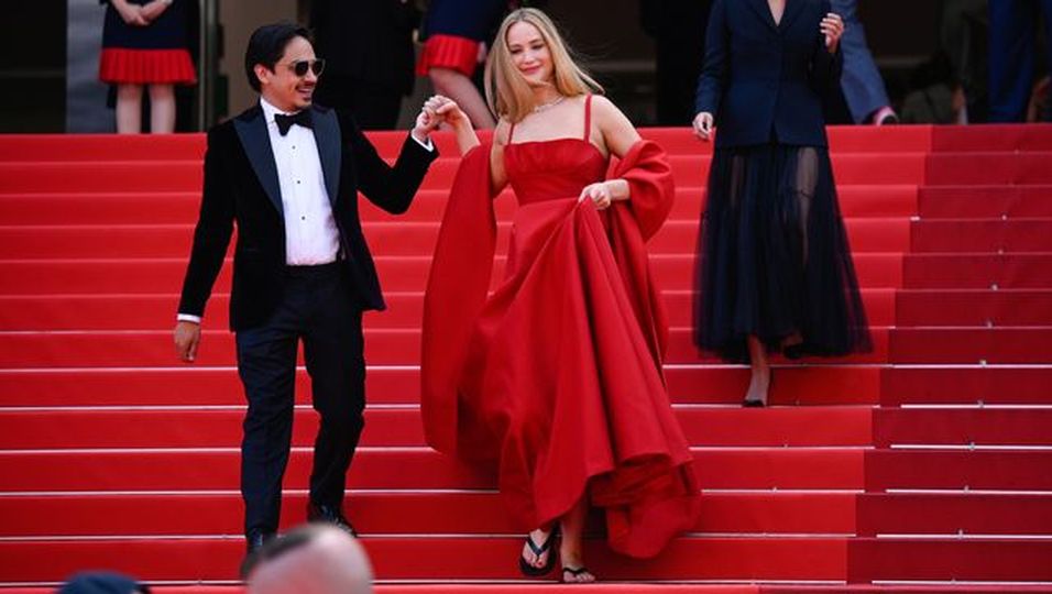 Nach Oscar-Blamage: In Cannes überrascht sie mit ihrer Schuhwahl