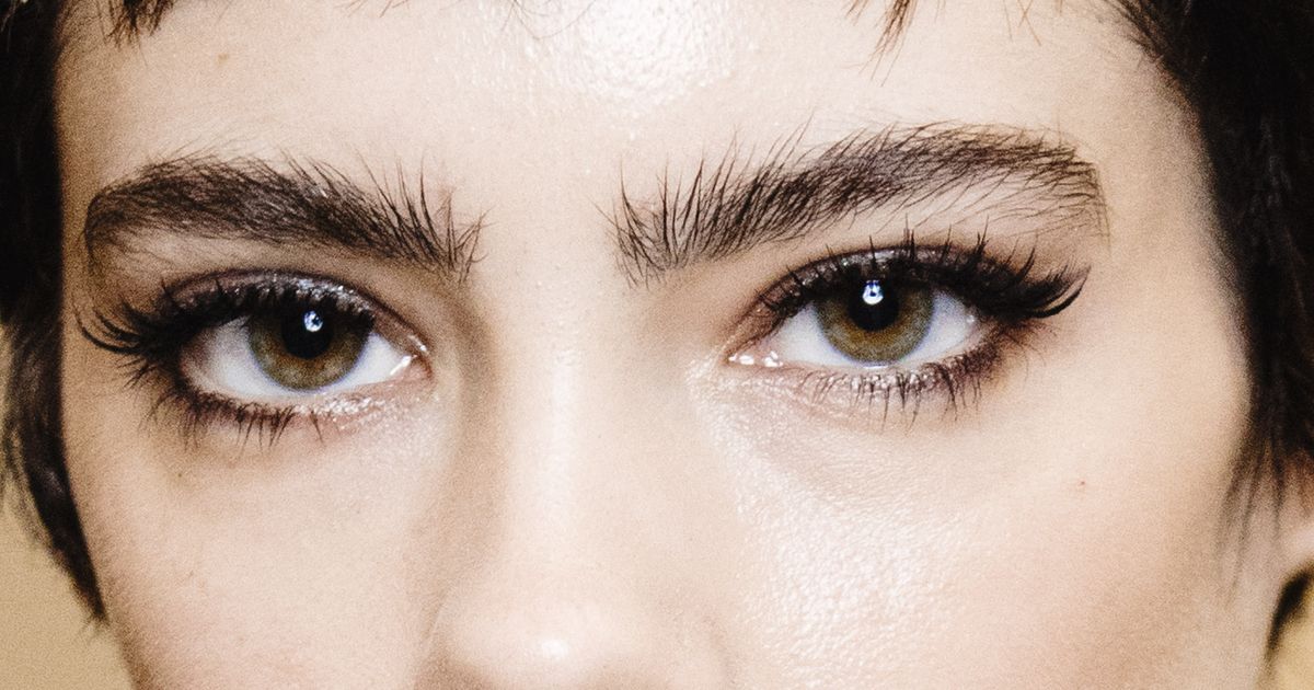 Beauty-Trick Gegen müde Augen: Dieser Kajal macht sofort wacher und öffnet die Augen
