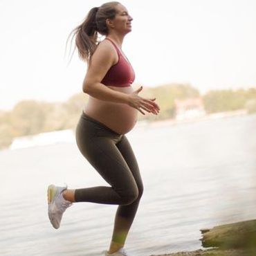 Entgegen aller Kritik: Schwangere rennt eine Meile in fünf Minuten  