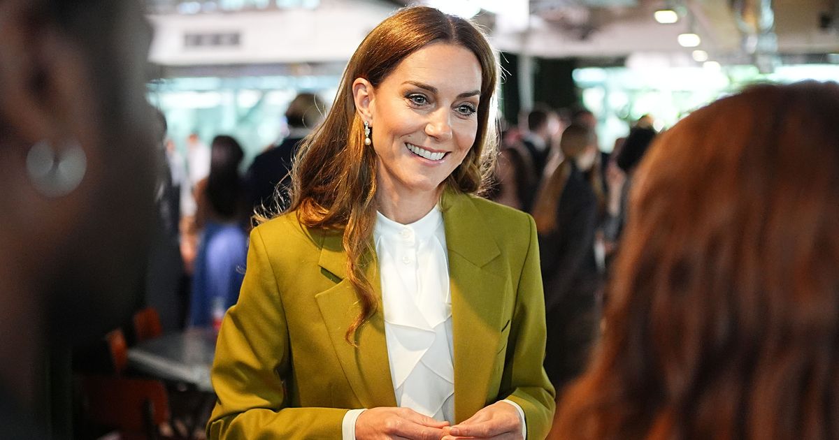 Bei Designpreis-Verleihung Look ihrer Freundin: Kate trägt Hosenanzug von Victoria Beckham
