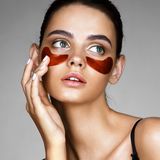 Beauty-Trend: Eyepatches versprechen Soforthilfe bei müden Augen