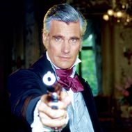 Sky Du Mont, hier in ZDF-Serie "Insel der Träume", hätte sicher auch als James Bond eine gute Figur abgegeben.