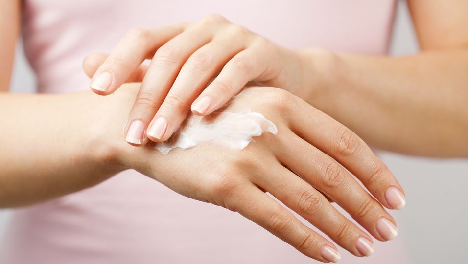 Haut ab 50: Das sind die 5 besten Handcremes für die Anti-Aging-Pflege