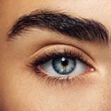 Browcocaine: Bringt das Drogerie-Serum unsere Augenbrauen wirklich zum Sprießen?