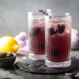 Herbst Drink 2023: Die beste Gin Tonic Alternative für alle die es süß mögen
