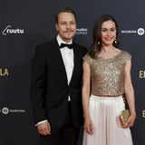 Sanna Marin und ihr Ehemann Markus Räikkönen auf dem roten Teppich bei der Verleihung der Emma Awards für die Musikindustrie.
