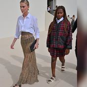 Charlize Theron bringt ihre elfjährige Tochter zur Dior-Show in Paris