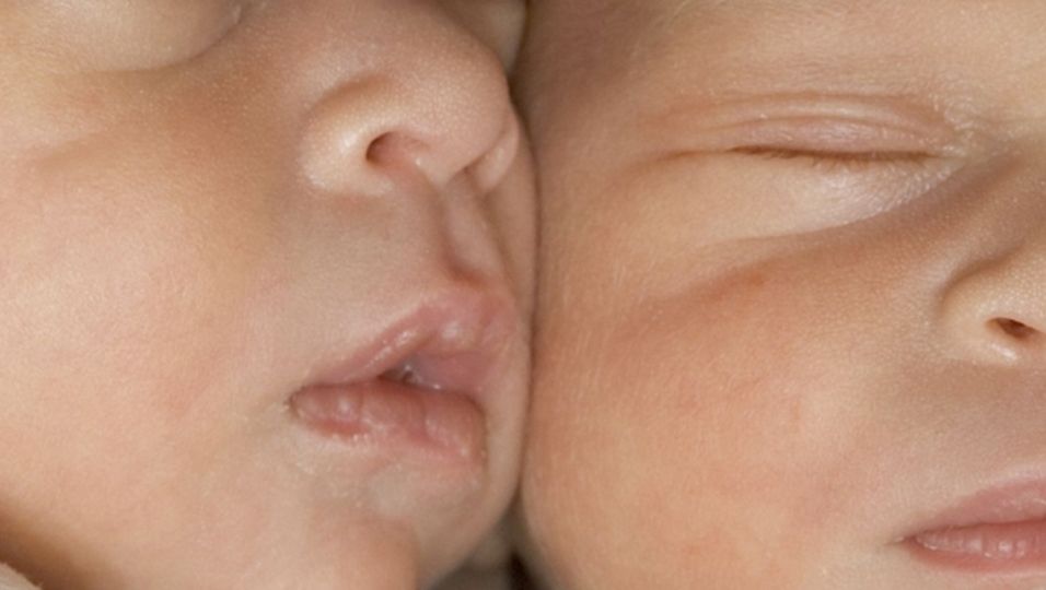 Reproduktionsmedizin - Frau bringt mit 66 Jahren Zwillinge zur Welt