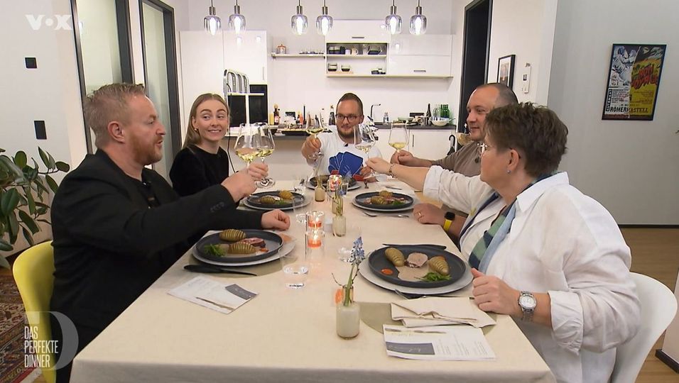 "Das perfekte Dinner": Bei Bennys Thai-Curry erkennen die Gäste nur deutsche Hausmannskost