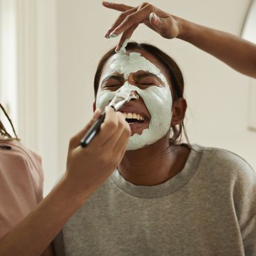 Beauty-Trend: Die TikTok Community ist verrückt nach dieser Gesichtsmaske für fettige Haut 