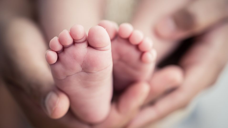 In den USA kam das erste Baby dank einer Spender-Gebärmutter zur Welt.