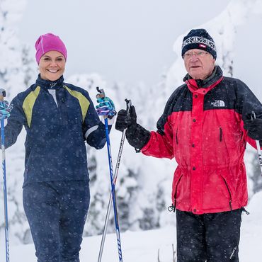 Carl Gustaf & Victoria von Schweden: Königliches Sport-Duo: Beim Skilaufen machen sie eine gute Figur