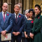 Prinz William und Prinz Harry mit ihren Ehefrauen
