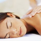 Massage - Sanft und energetisch: Die Bernsteinmassage