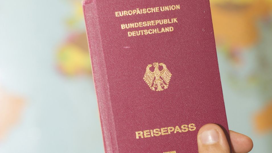 Reisepass abgelaufen?: So beantragen Sie ihn auf die Schnelle | BUNTE.de