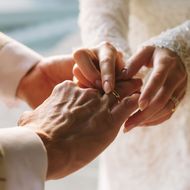 Junge Frau heiratet Stiefbruder – und sorgt damit für sehr unterschiedliche Reaktionen