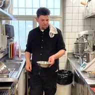"Das kann man nicht essen!": Koch warnt Jury vor Mälzers "Kitchen Impossible"-Gericht