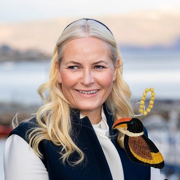 Mette-Marit von Norwegen: Ihre Vogeltasche wird zum Hit 