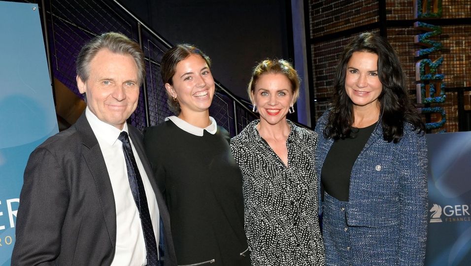 Wolfgang Bahro, Lucia (Tochter von Mariella Ahrens), Gisa Zach und Mariella Ahrens am Set von GZSZ