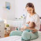 veraltete Regeln für Mütter mit Babys
