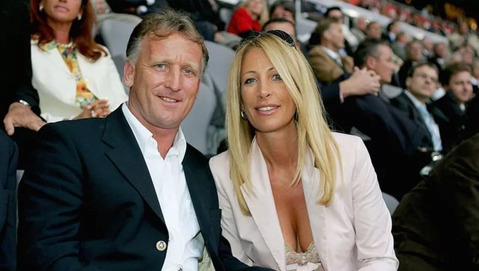 Als Andreas Brehme († 63) aus Versehen seine halbnackte Freundin zeigte BUNTE.de