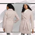 Unter 80 Euro: Der Wollmantel von Otto kommt in der Trendfarbe 2025