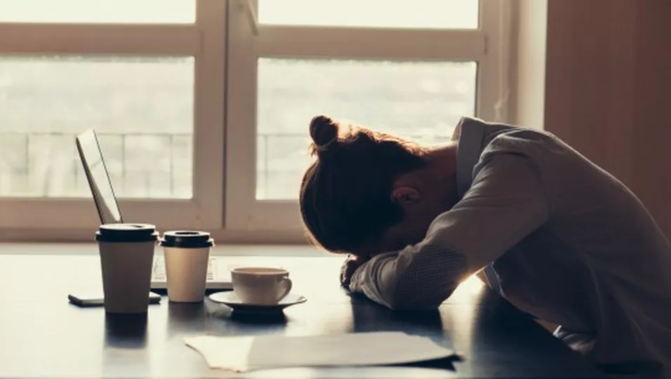 Müdigkeit: Warum du chronisch müde bist und wie du endlich wieder