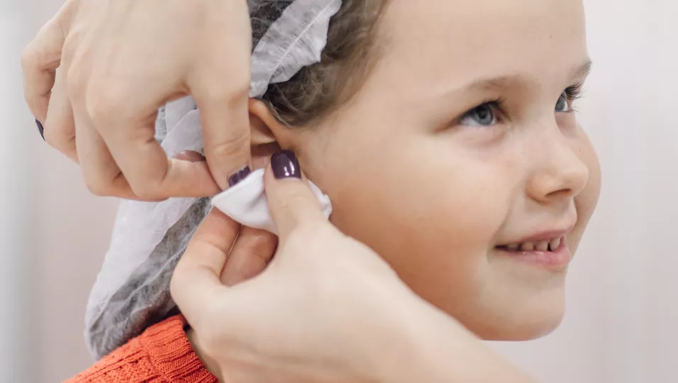 Ohrloch stechen bei Kindern Darauf müsst ihr achten BUNTE.de
