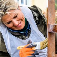 Máxima & Willem-Alexander der Niederlande: Mit Schubkarre und Gartenhandschuhen: Beim Freiwilligentag legen sie Hand an