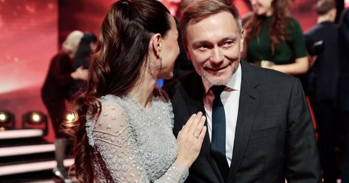 Franca Lehfeldt & Christian Lindner zeigen Liebesglück bei "Ein Herz für Kinder"