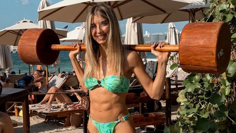 Cathy Hummels khoe cơ bụng sáu múi | BUNTE.de