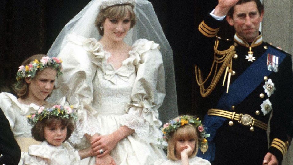Prinzessin Diana 36 So Sehen Ihre Brautjungfern 40 Jahre Spater Aus Bunte De
