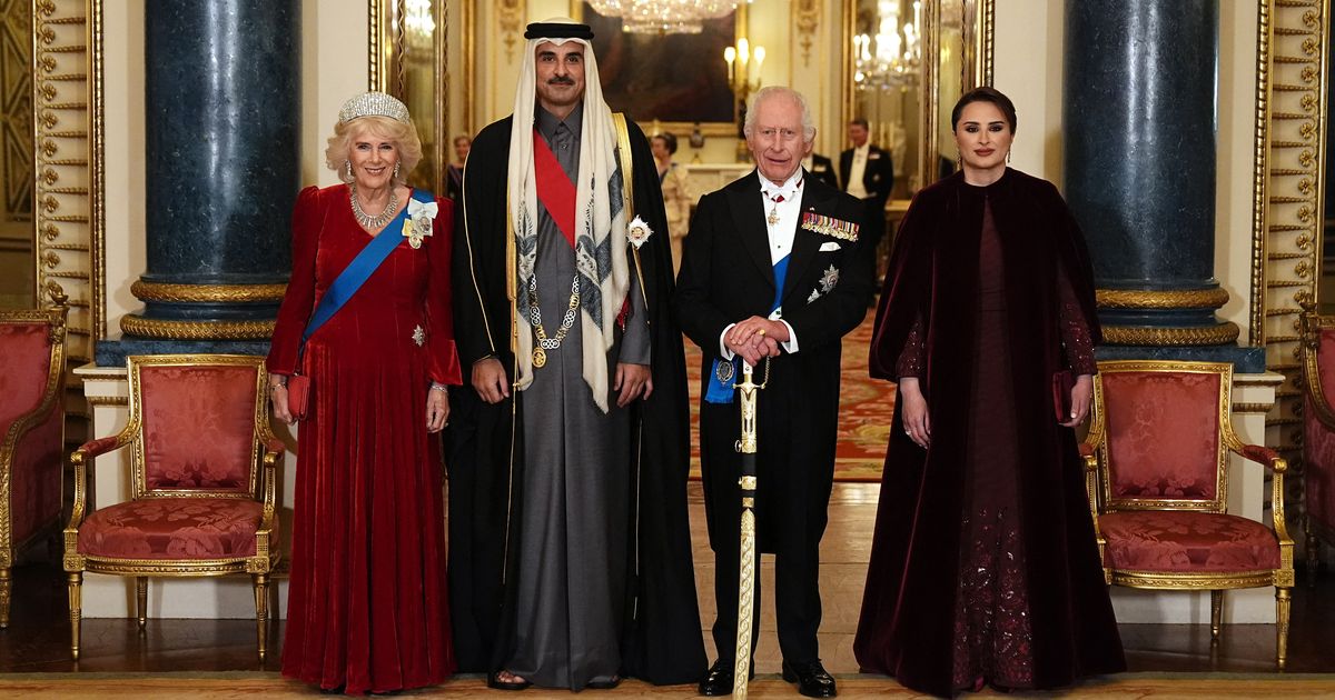 König Charles III. & Königin Camilla Strahlender Auftritt mit neuer Tiara & Schwert