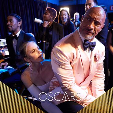Oscars 2023 - Dwayne Johnson saß auf Emily Blunt: Was im TV nicht zu sehen war 