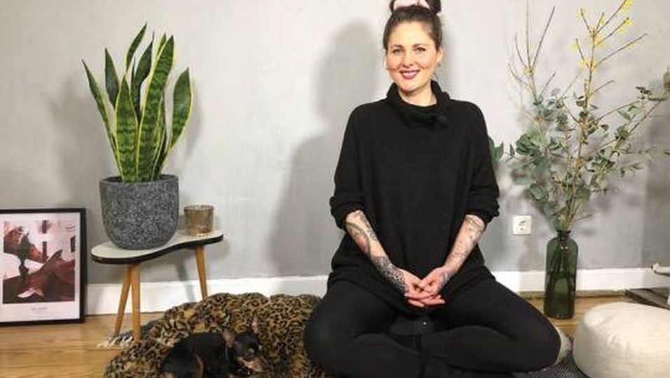 Meditation for Beginners: Your Start in Mindful Living with Linn MacKenzie