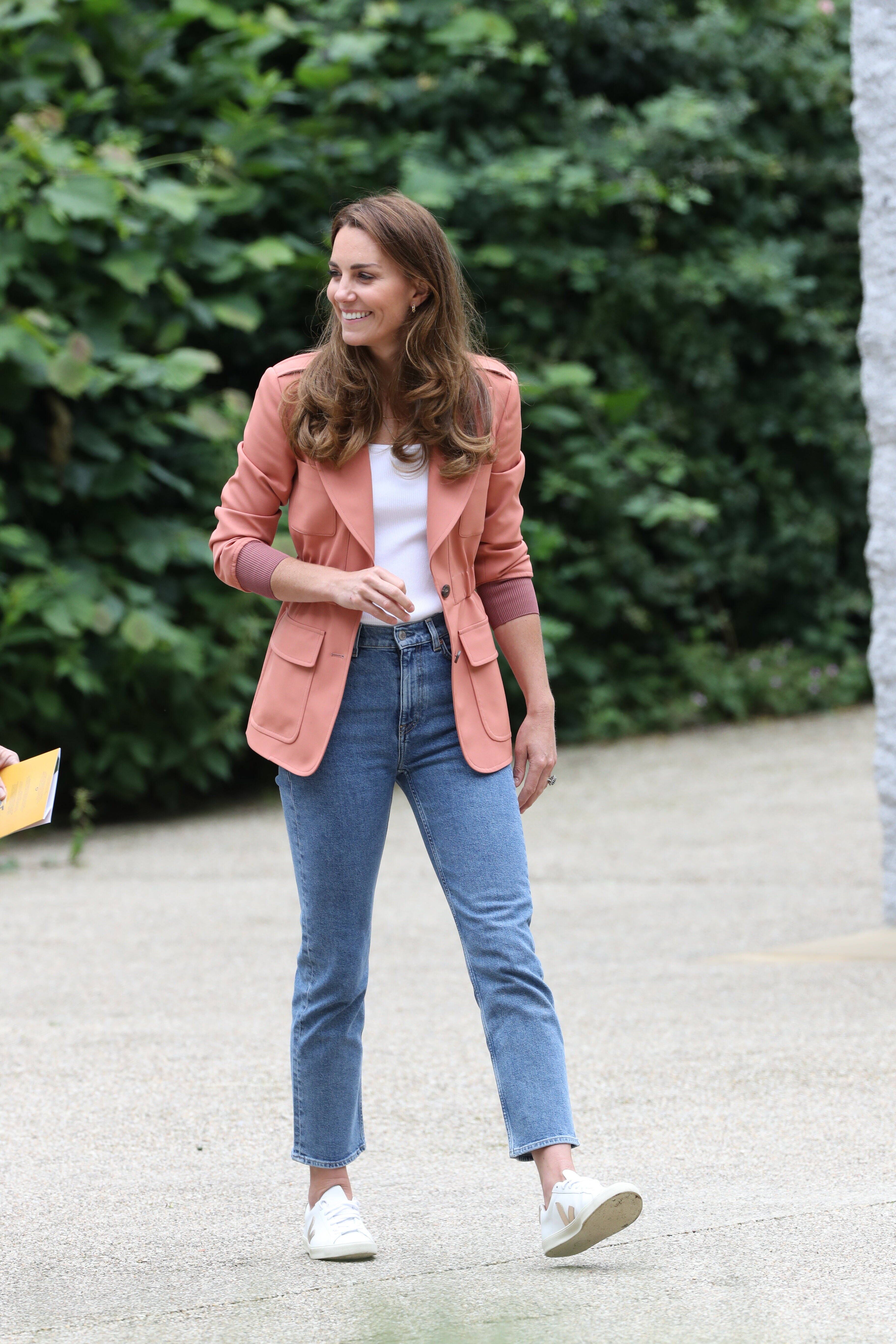 Herzogin Kate: Sie trug bereits 2021 die Trend-Jeans 2022