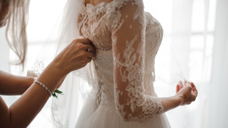 Günstiges Brautkleid: 6 traumhaft schöne und bezahlbare Modelle