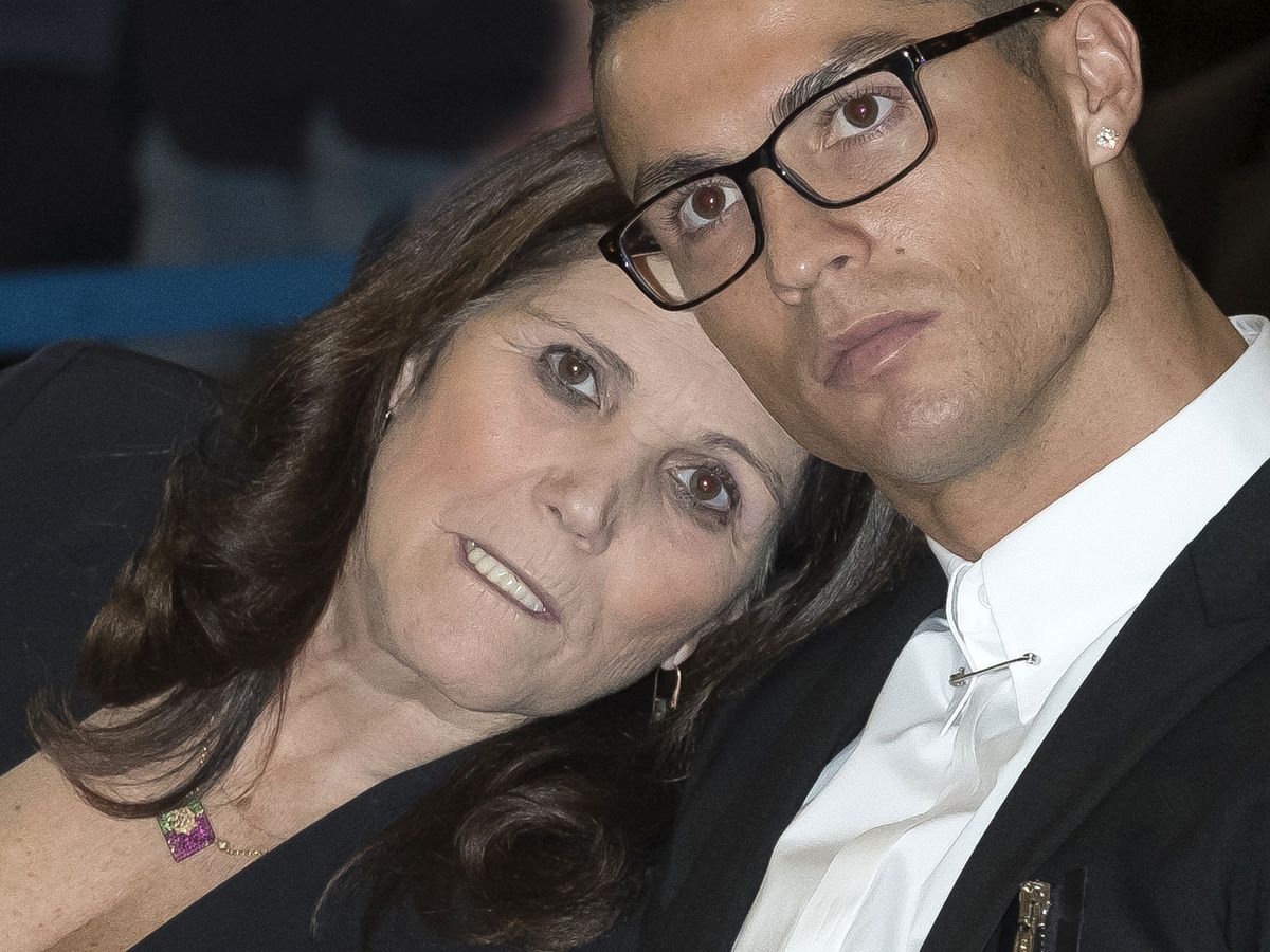 Cristiano Ronaldo Seine Mutter hatte einen Schlaganfall BUNTE