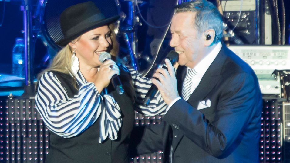 Roland Kaiser: Backgroundsngerin Christiane Eiben leidet an Brustkrebs |  BUNTE.de