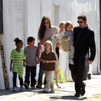 Angelina Jolie & Brad Pitt: Chaos mit sechs Kindern: Ihre Nannys schmissen hin