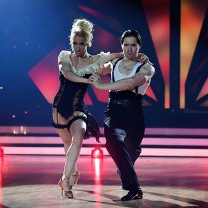 Schock bei "Let's Dance": Nach ihrem Staffel-Sieg stürzt Kathrin Menzinger in der Profi-Challenge ab