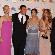 Alle "Friends"-Stars bei den Emmy Awards im Jahr 2002 v.l.n.r.: David Schwimmer, Lisa Kudrow, Matthew Perry, Courteney Cox, Jennifer Aniston und Matt LeBlanc.